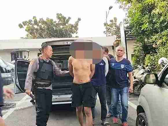 Dua Pemuda Dibacok Brutal di Tangerang